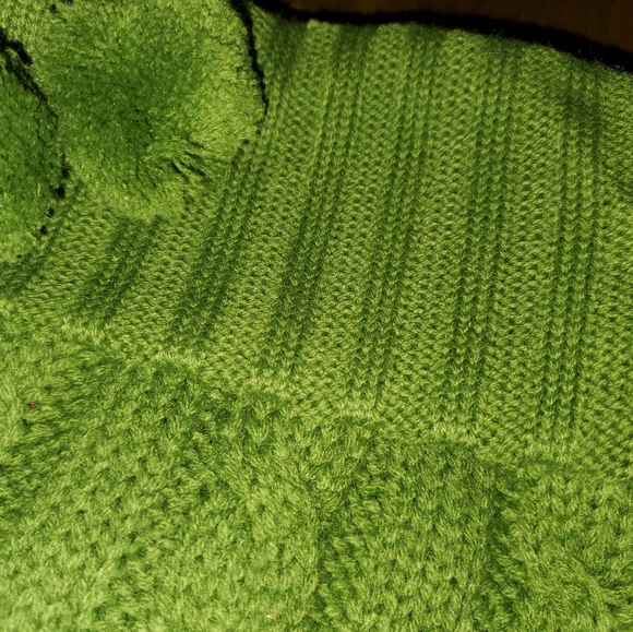 ●SOLD● Set of 5 Red / Ivory Cream / Green Cable Knit Christmas Stockings - Picture 5 of 9